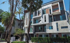 วารา บูทิก โฮเทล